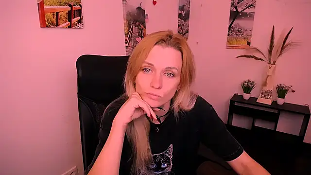 PeppyMia online show from September 19, 4:44 am