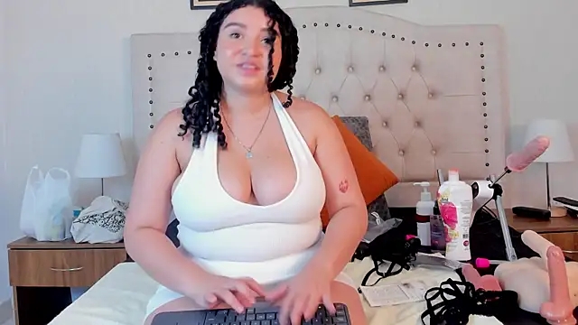 cristhi esterling online show from October 27, 12:33 pm