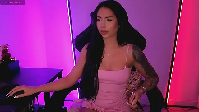 alisonrouge online show from February 15, 8:30 pm