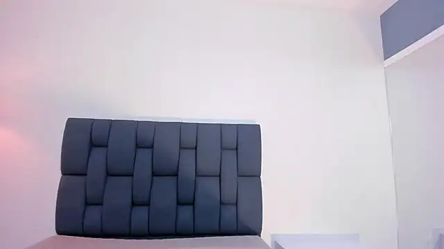 NinnaOwens online show from September 17, 9:02 pm