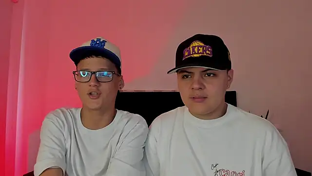 Snapshot of NoahLux chatting on September 12, 7:54 pm NoahLux online show from September 12, 7:54 pm