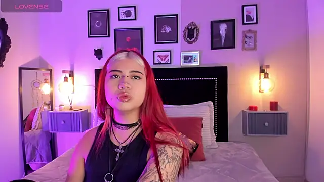 pinkk deemon online show from March 31, 12:49 pm