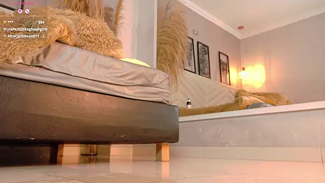 amy miller1 online show from December 16, 8:47 pm