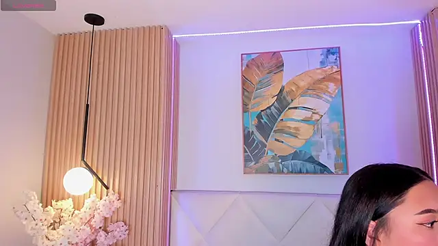 veronica hill  online show from April 17, 3:08 am