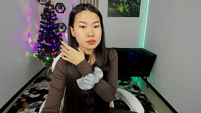 LunaPurrr online show from December 15, 12:05 am