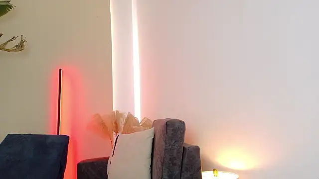 lizdevine online show from February 5, 3:59 pm