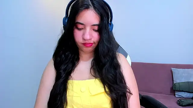 Nicol Chang online show from November 14, 8:31 pm