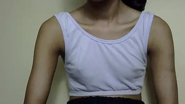 smallcuute online show from February 3, 2:53 am