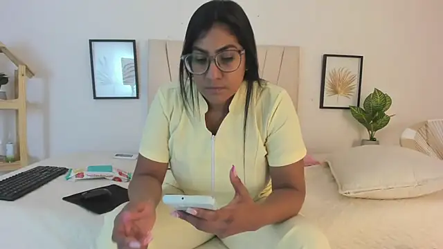  Miaa khalifa  online show from February 10, 12:30 pm