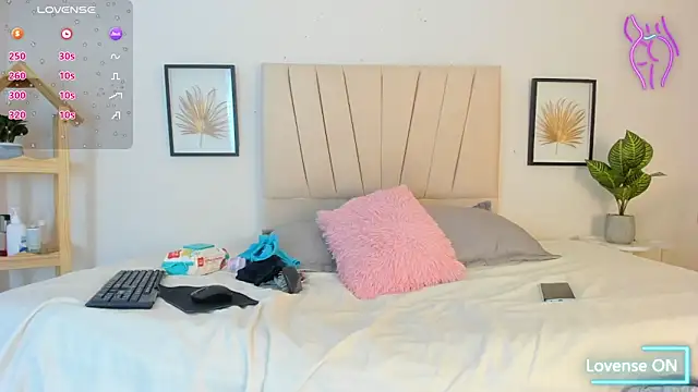  Miaa khalifa  online show from February 20, 12:39 pm