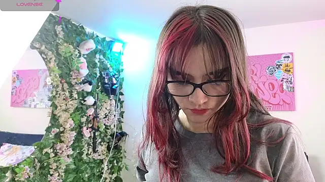 MiaVelvetDoll online show from March 7, 3:30 pm