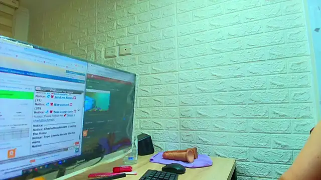 CharlotteSchmidtt online show from December 16, 11:27 am