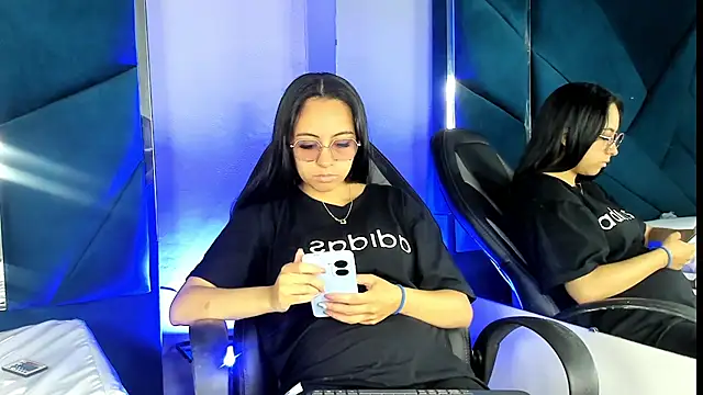 LilithSant online show from September 8, 4:17 pm