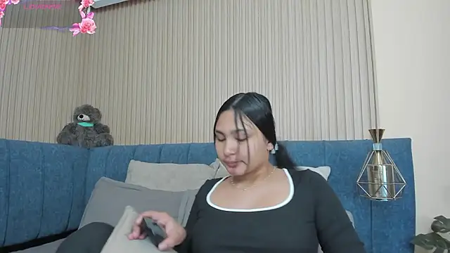 angel ponce online show from February 9, 7:05 pm