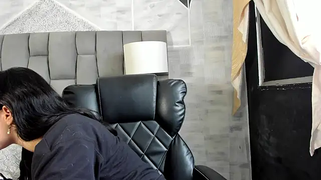 ChannelWhite  online show from October 10, 9:09 pm