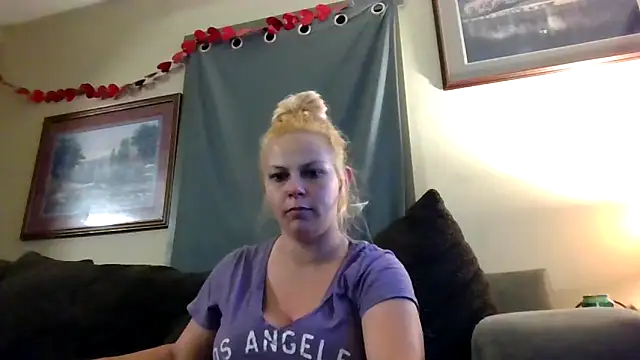 beenbreeezy online show from May 29, 5:49 am