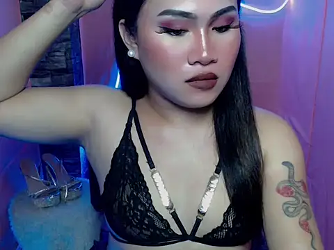 pretty lassy online show from November 11, 6:16 pm