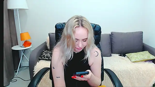 LiluMoon   online show from April 1, 1:41 pm