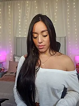 AriadnaTaylor online show from December 5, 4:41 pm