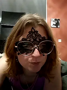 littlelesleytje online show from February 3, 7:18 pm