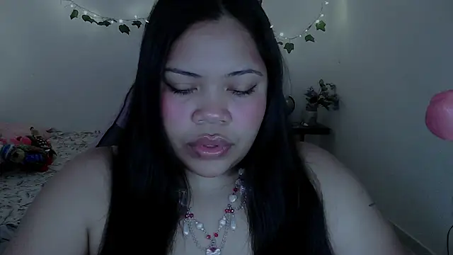 Snapshot of Juicy_elenxx chatting on October 9, 10:03 pm Juicy elenxx online show from October 9, 10:03 pm