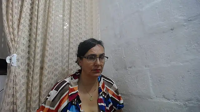 gabbyparker  online show from March 26, 9:55 am