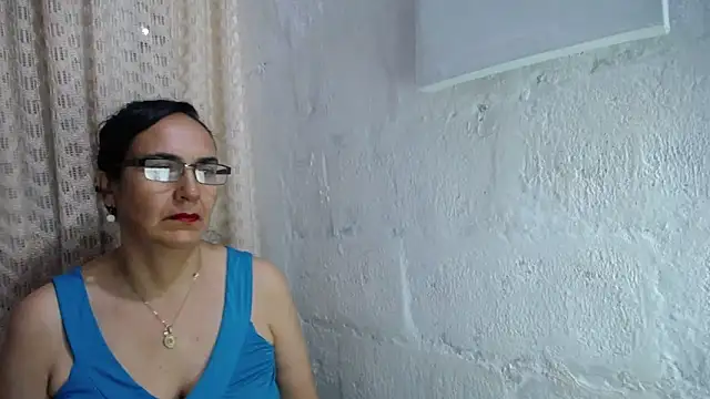 Snapshot of gabbyparker_ chatting on October 7, 9:46 am gabbyparker online show from October 7, 9:46 am