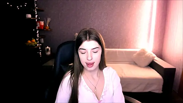 Dianaa Lee0 online show from November 30, 10:47 pm