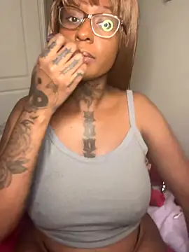 MistiSavannah online show from November 19, 2:11 am