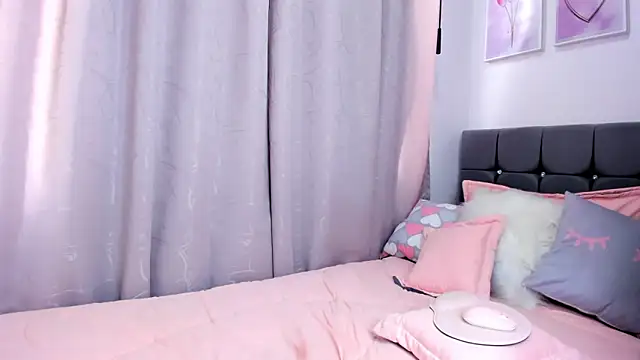 angel09 a  online show from February 19, 1:10 pm