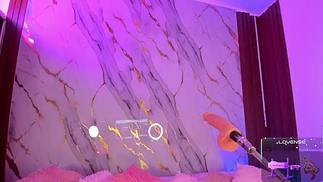 Emmiicute online show from January 7, 8:45 pm