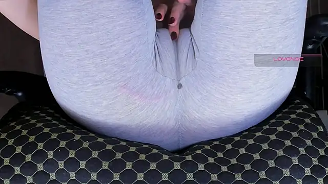 Cameltoe squirt inPants online show from December 23, 9:35 am