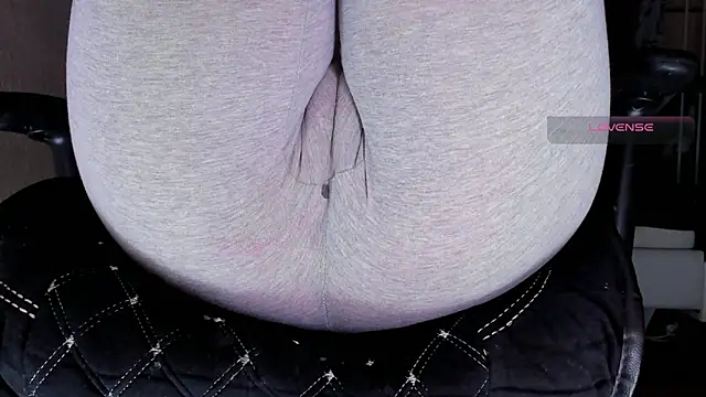 Cameltoe squirt inPants online show from October 22, 4:01 pm