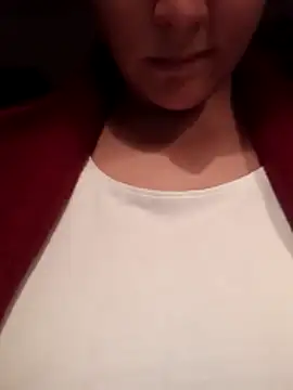 Snapshot of Cassandrina1 chatting on October 20, 5:32 am Cassandrina1 online show from October 20, 5:32 am
