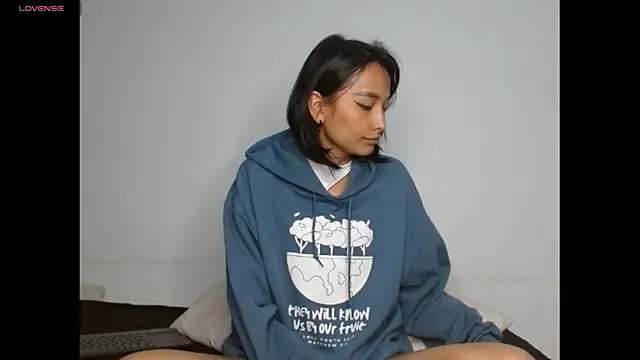 Gia Lee online show from January 14, 2:49 am