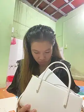 Snapshot of QueenLink chatting on October 15, 4:31 pm QueenLink online show from October 15, 4:31 pm