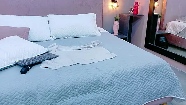 Camila Hill  online show from November 10, 1:17 pm