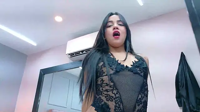 Camila Hill  online show from January 7, 1:25 pm