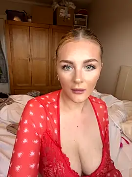 Layla 20  online show from October 28, 12:44 pm