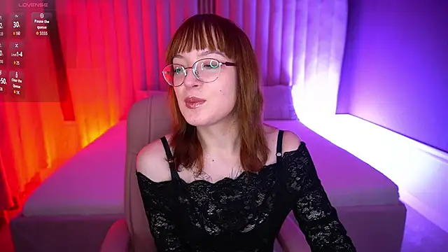 Pixie Peachh online show from November 19, 1:33 pm