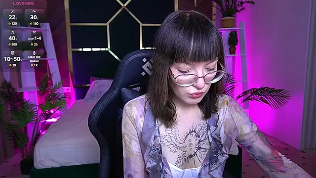 Pixie Peachh online show from November 1, 2:10 pm