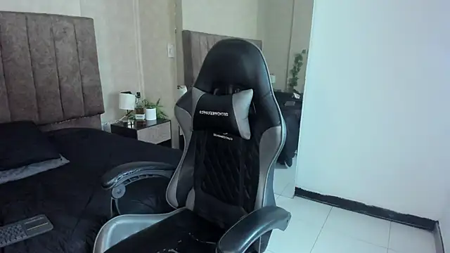 JulietaRioss online show from November 11, 4:37 pm