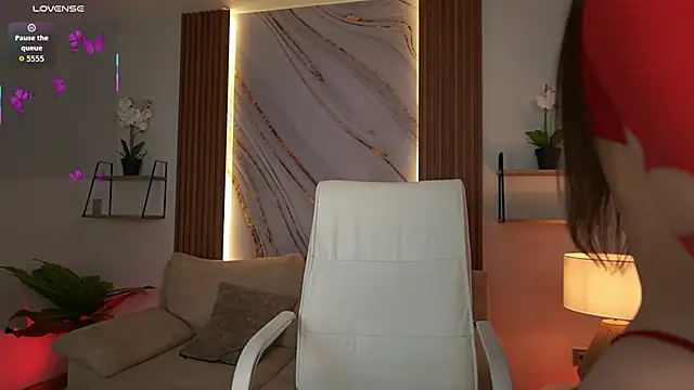 MilaCrave online show from December 1, 11:47 am