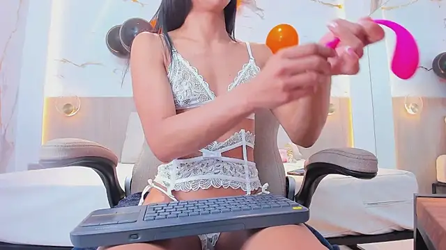 valirya devote online show from November 1, 11:03 am