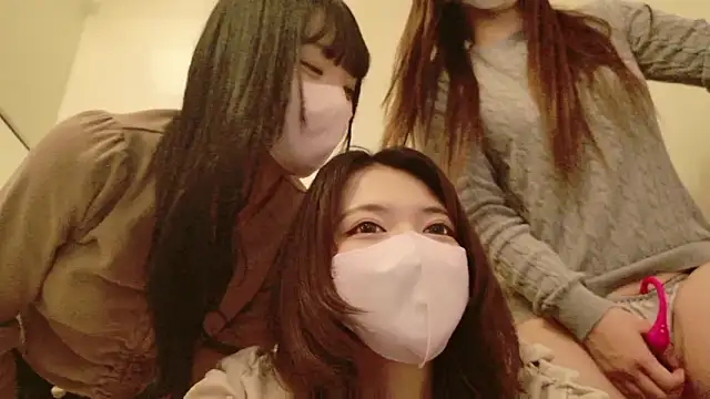 Azusa DoMybest online show from April 10, 10:10 am