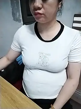 Mie rose online show from April 4, 1:43 pm