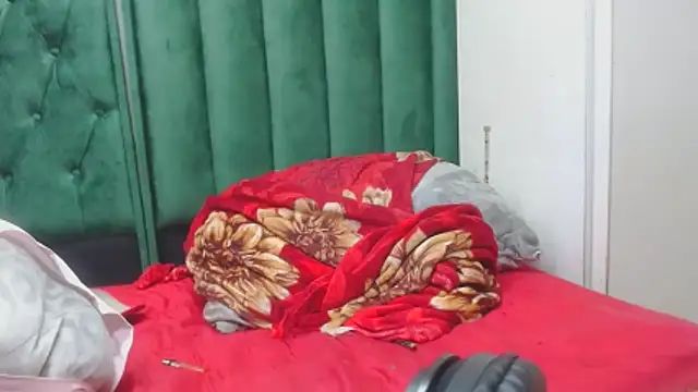 BUNNYCHOWX28 online show from February 21, 9:04 pm