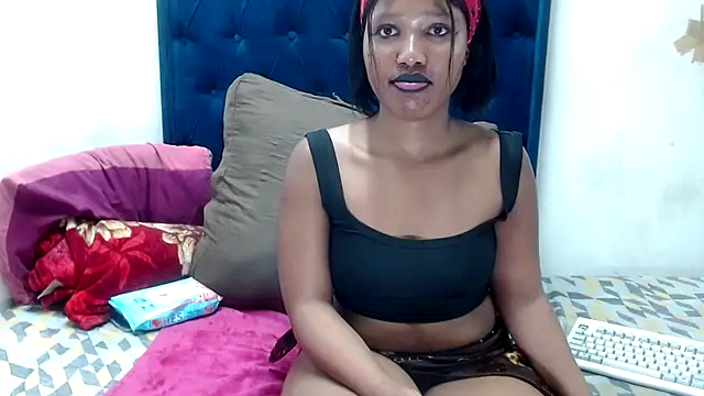 BUNNYCHOWX28 online show from October 2, 9:09 pm