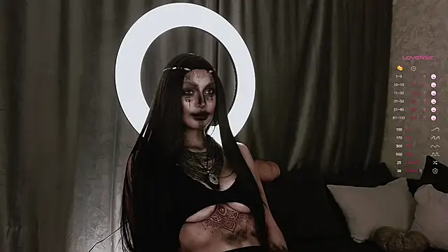 GildedKitten online show from October 31, 6:56 pm