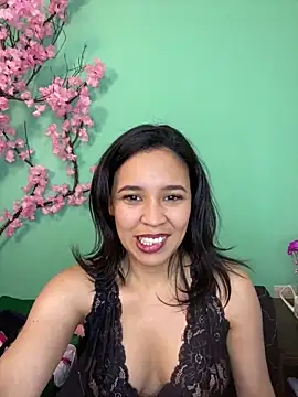 Snapshot of Esmeraldagh_ chatting on October 9, 4:00 pm Esmeraldagh online show from October 9, 4:00 pm